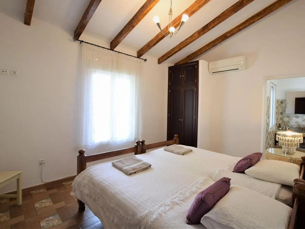 Belvilla By Oyo Villa Mariposa أريناس